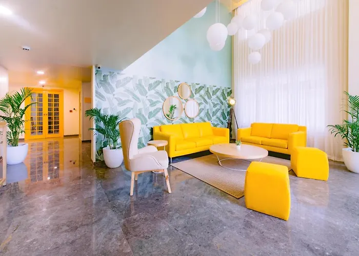 Bloom Hotel - Indiranagar